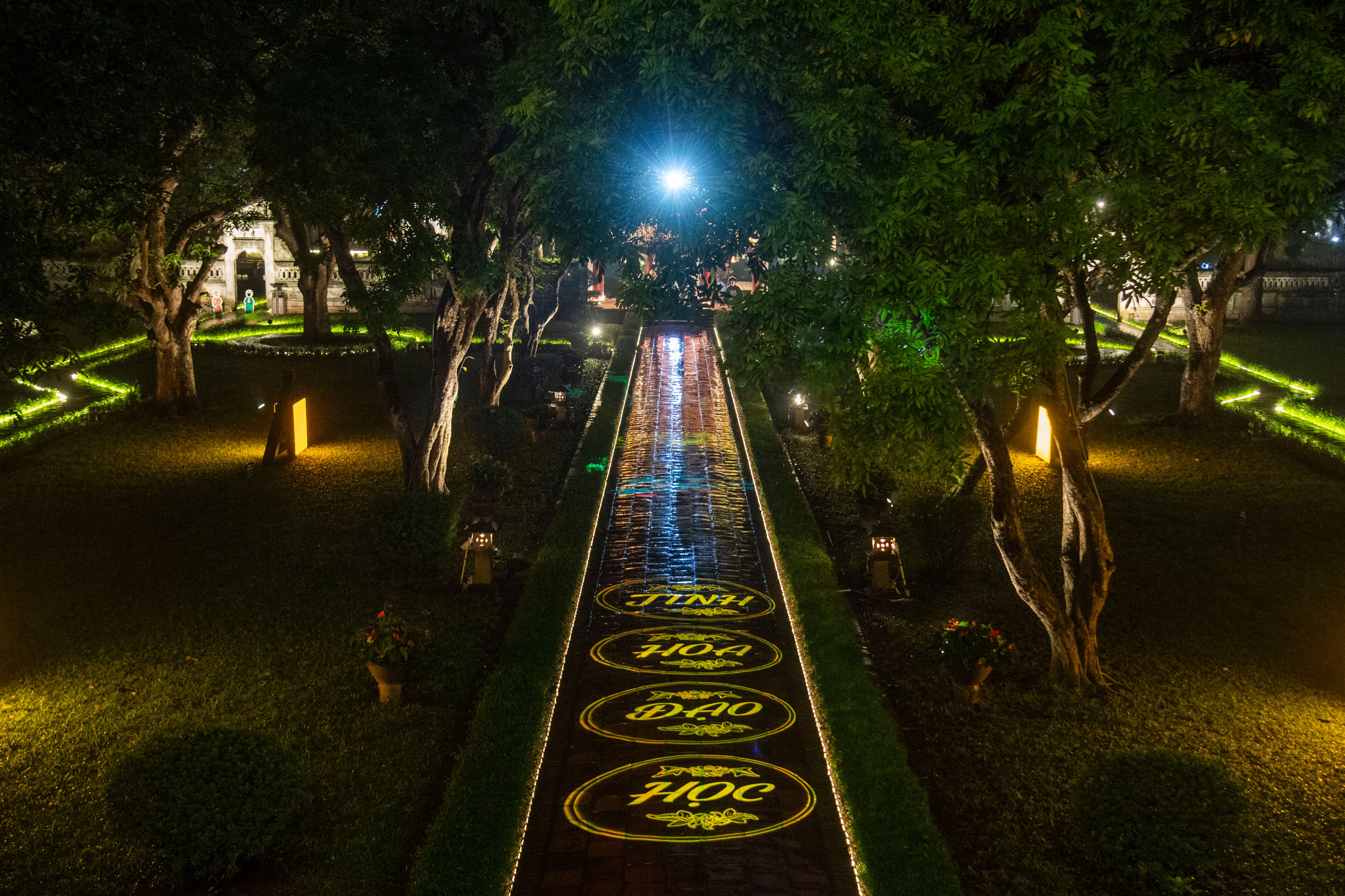 Ảnh cho Trải nghiệm - Tour đêm Văn Miếu